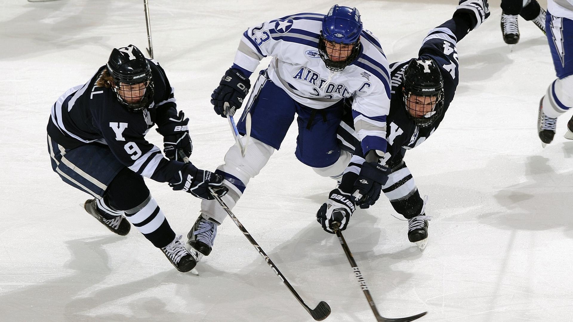 勇士诸神归位让群雄惶恐 两连冠计划起步顺利