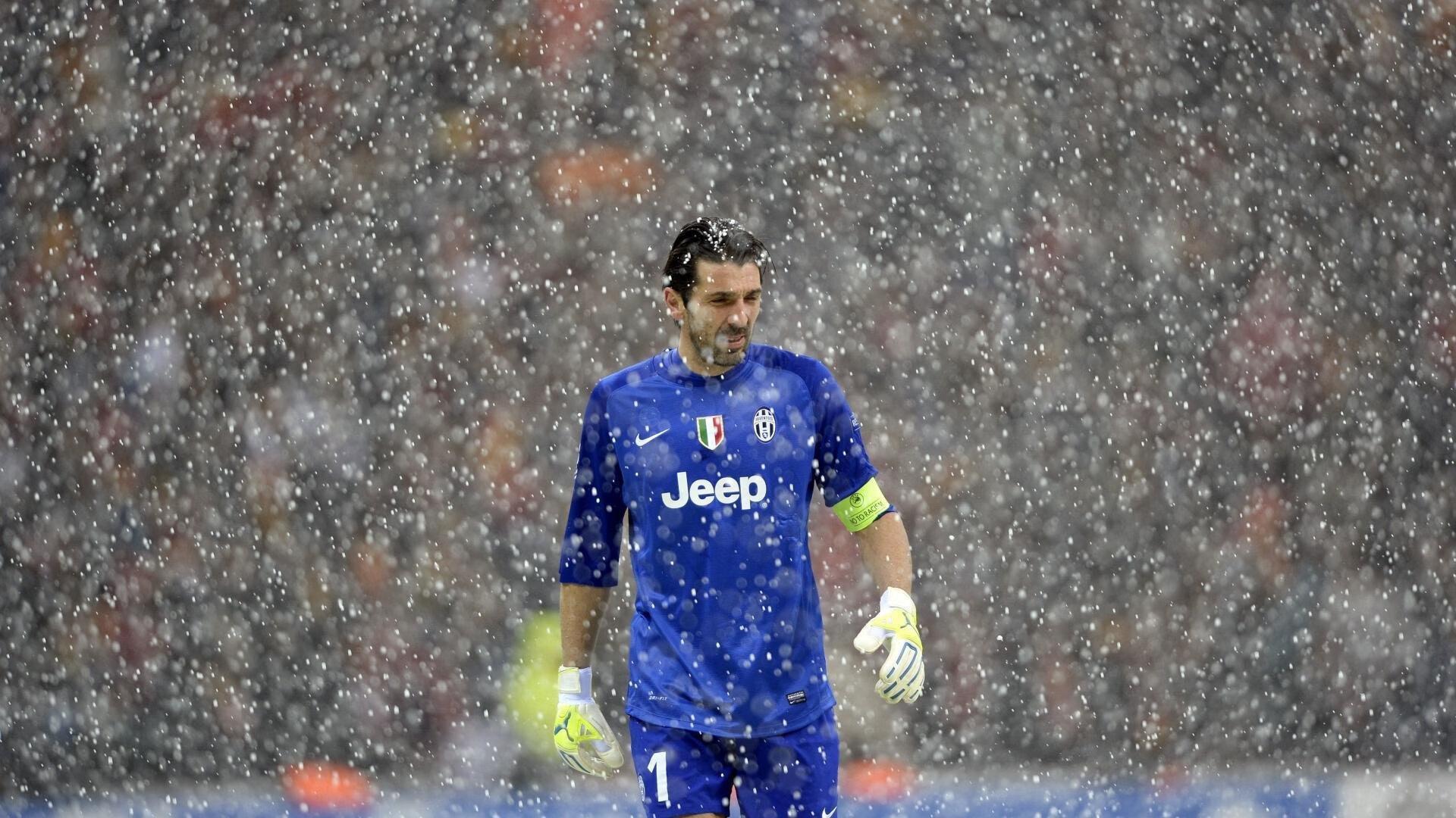 莫拉塔,哪怕只是来搬装备,我也必须响应国家队征召